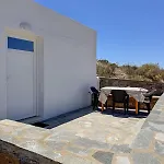 Oxalis Mykonos Apartment Plintri